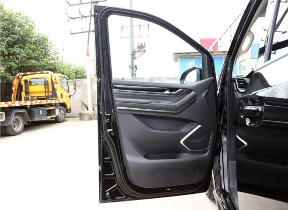 上汽大通MAXUS G20 2020款 2.0T 柴油自动优选版 车厢座椅   前门板