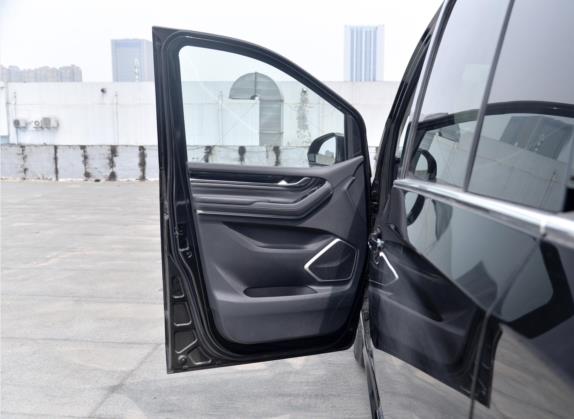 上汽大通MAXUS G20 2021款 PLUS 2.0T 汽油自动豪华版 车厢座椅   前门板
