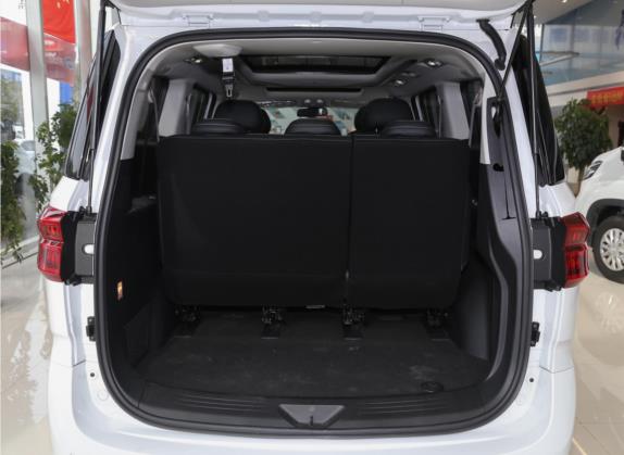 上汽大通MAXUS G20 2021款 PLUS 2.0T 汽油自动尊享行政版 车厢座椅   后备厢