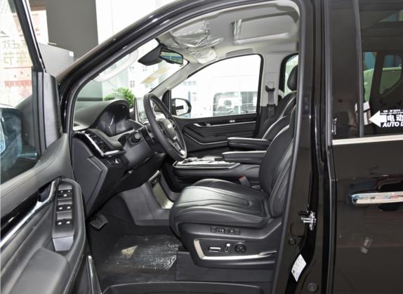 上汽大通MAXUS G20 2021款 PLUS 2.0T 汽油自动智尊版 车厢座椅   前排空间