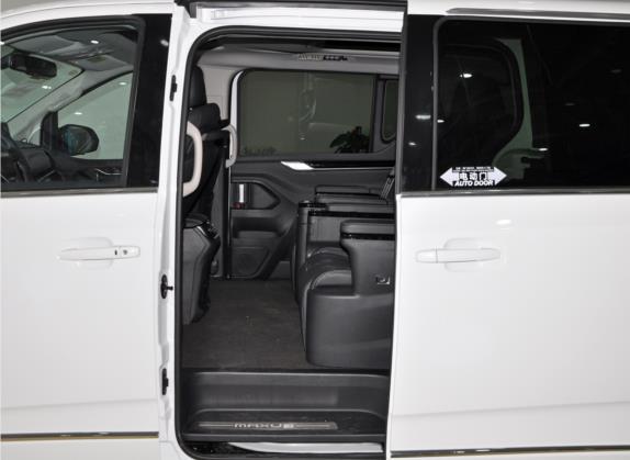 上汽大通MAXUS G20 2021款 PLUS 2.0T 汽油自动尊雅版 车厢座椅   后排空间