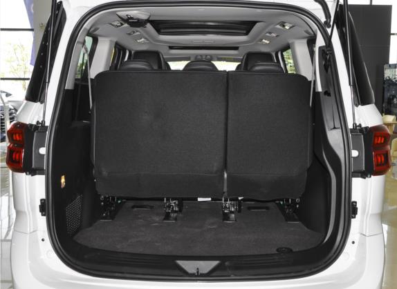 上汽大通MAXUS G20 2021款 PLUS 2.0T 汽油自动尊雅版 车厢座椅   后备厢