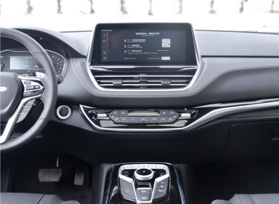 上汽大通MAXUS G20 2021款 PLUS 2.0T 汽油自动尊享版 中控类   中控台