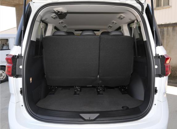 上汽大通MAXUS G20 2021款 改款 PLUS 2.0T 柴油自动豪华版 车厢座椅   后备厢