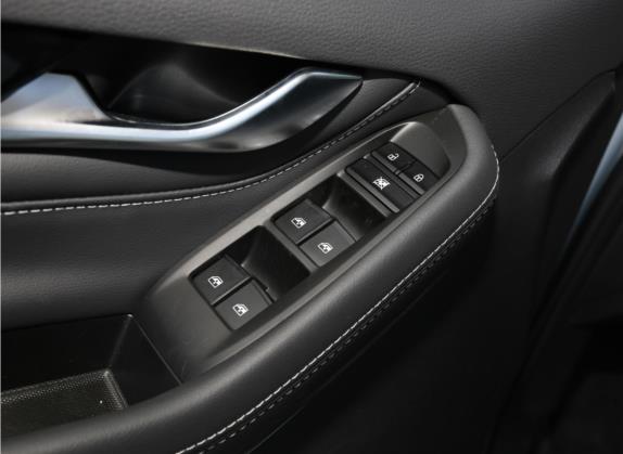 上汽大通MAXUS G20 2021款 改款 PLUS 2.0T 柴油自动豪华版 车厢座椅   门窗控制