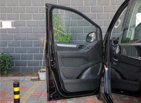 上汽大通MAXUS G20 2023款 ES 2.0T 柴油手动超值版 车厢座椅   前门板