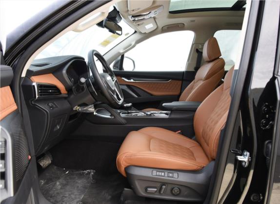 上汽大通MAXUS D90 Pro 2020款 2.0T 汽油四驱旗舰版 6座 车厢座椅   前排空间