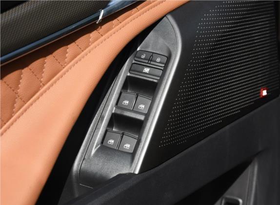 上汽大通MAXUS D90 Pro 2020款 2.0T 汽油四驱旗舰版 6座 车厢座椅   门窗控制