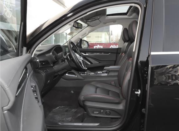 上汽大通MAXUS D90 Pro 2021款 2.0T 汽油两驱豪华版 7座 车厢座椅   前排空间