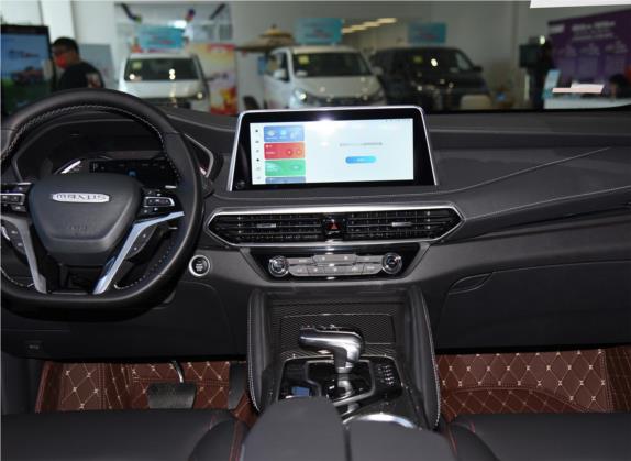 上汽大通MAXUS D90 Pro 2021款 2.0T 汽油四驱豪华版 7座 中控类   中控台