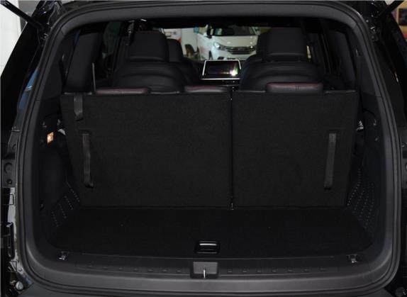 上汽大通MAXUS D90 Pro 2021款 2.0T 汽油四驱豪华版 7座 车厢座椅   后备厢