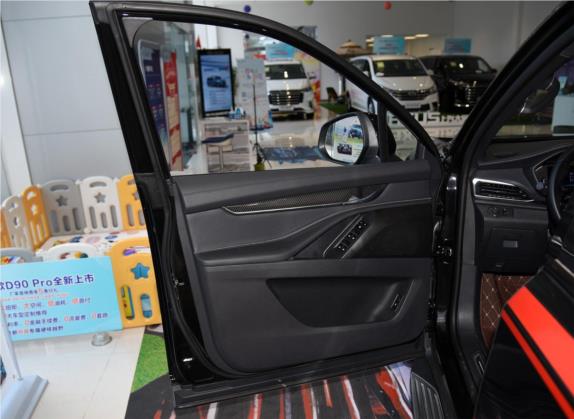 上汽大通MAXUS D90 Pro 2021款 2.0T 汽油四驱豪华版 7座 车厢座椅   前门板