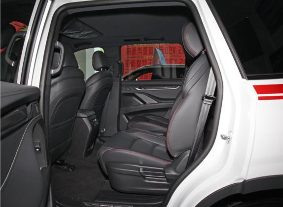 上汽大通MAXUS D90 Pro 2021款 2.0T 柴油四驱畅享版 6座 车厢座椅   后排空间