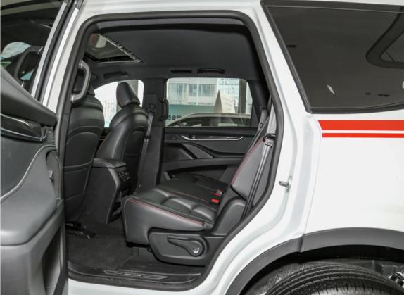 上汽大通MAXUS D90 Pro 2021款 2.0T 柴油四驱畅享版 7座 车厢座椅   后排空间