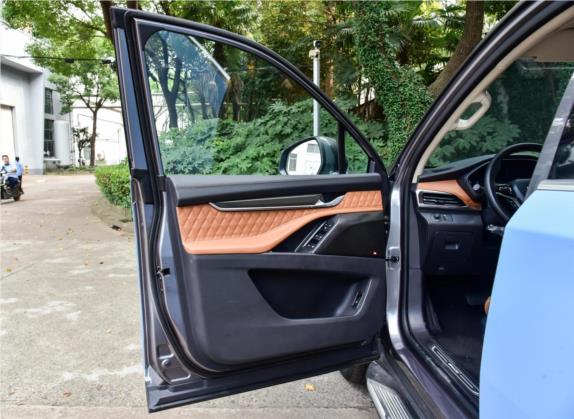 上汽大通MAXUS D90 Pro 2021款 2.0T 柴油四驱罗布泊版 6座 车厢座椅   前门板