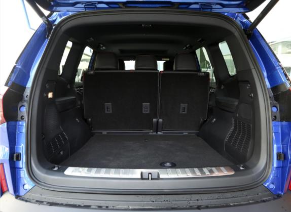 上汽大通MAXUS D90 Pro 2021款 2.0T 柴油四驱阿拉善版 5座 车厢座椅   后备厢