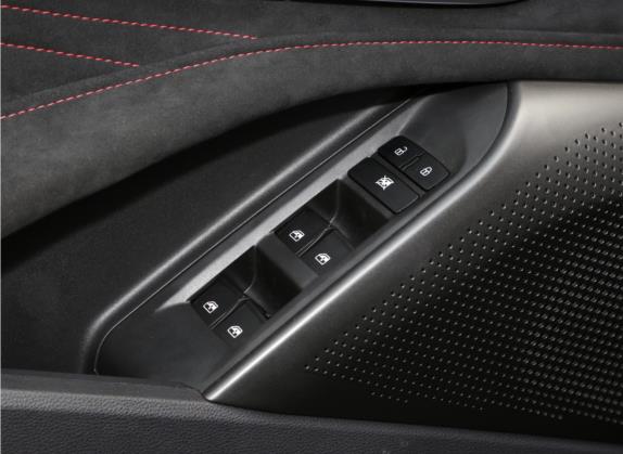上汽大通MAXUS D90 Pro 2021款 2.0T 柴油四驱阿拉善版 5座 车厢座椅   门窗控制