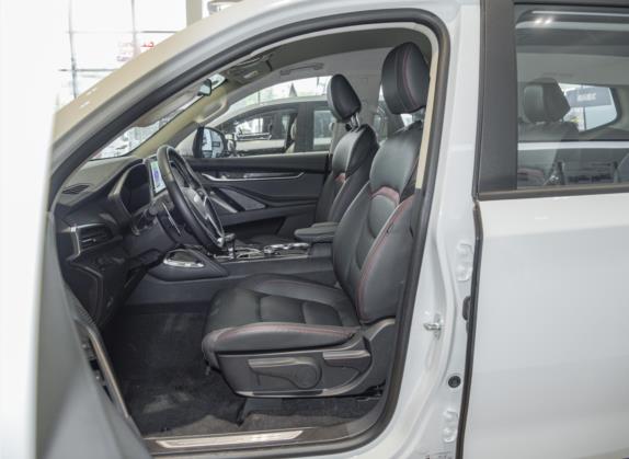 上汽大通MAXUS D90 Pro 2021款 2.0T 汽油四驱精英特别版 7座 车厢座椅   前排空间
