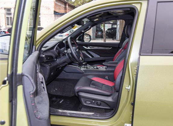 上汽大通MAXUS D90 Pro 2022款 改款 2.0T 柴油四驱亚马逊版 7座 车厢座椅   前排空间
