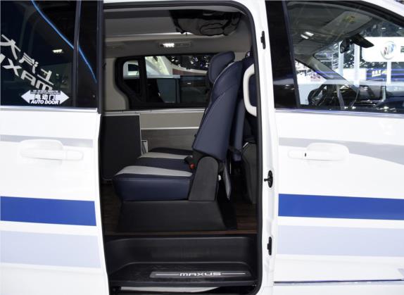 上汽大通MAXUS G20房车 2021款 2.0T 旅行家自行式B型房车时光版 车厢座椅   后排空间