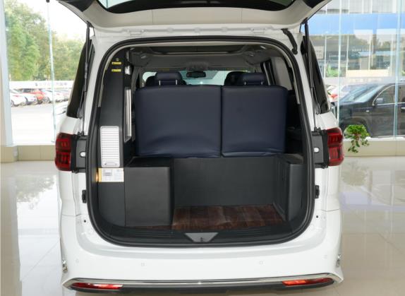 上汽大通MAXUS G20房车 2021款 改款 2.0T 旅行家自行式B型房车时光版 车厢座椅   后备厢