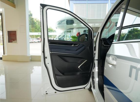 上汽大通MAXUS G20房车 2021款 改款 2.0T 旅行家自行式B型房车时光版 车厢座椅   前门板