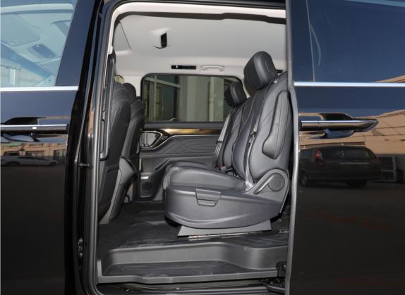上汽大通MAXUS G90 2022款 2.0T 星辰七座版 车厢座椅   后排空间