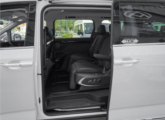 上汽大通MAXUS G90 2022款 2.0T 星河七座版 车厢座椅   后排空间