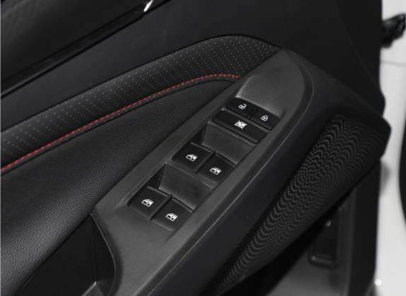 上汽大通MAXUS MIFA 5 2022款 520KM 欧洲版 六座 车厢座椅   门窗控制