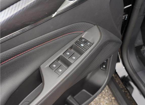 上汽大通MAXUS MIFA 5 2022款 1.3T PLUG IN 尊享版 七座 车厢座椅   门窗控制
