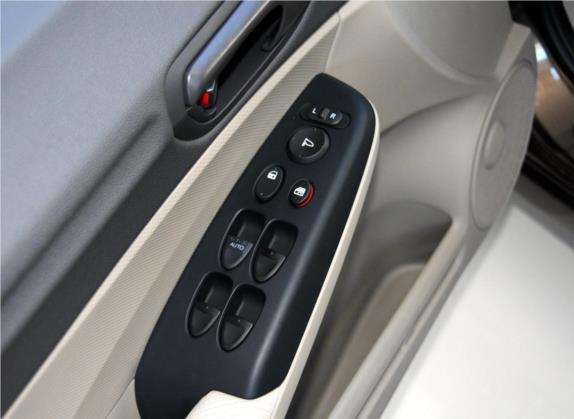 思铭 2015款 1.8L 自动舒适版 车厢座椅   门窗控制