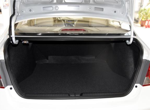 思铭 2015款 1.8L 自动豪华版 车厢座椅   后备厢