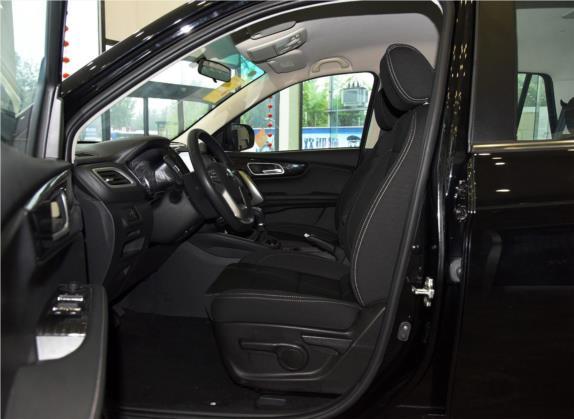 SWM斯威X7 2016款 1.8L 手动舒适型 7座 车厢座椅   前排空间