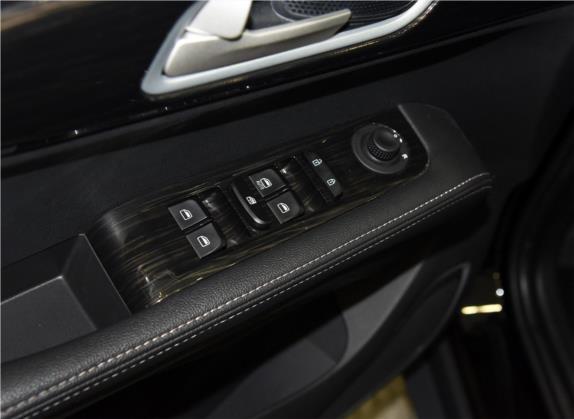 SWM斯威X7 2016款 1.8L 手动舒适型 7座 车厢座椅   门窗控制