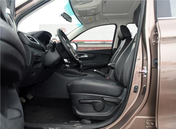 SWM斯威X7 2016款 1.8L 手动豪华型 7座 车厢座椅   前排空间