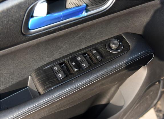 SWM斯威X7 2016款 1.5T 手动豪华型 7座 车厢座椅   门窗控制