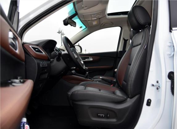 SWM斯威X7 2016款 1.5T 手动尊贵型 7座 车厢座椅   前排空间