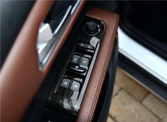 SWM斯威X7 2016款 1.5T 手动尊贵型 7座 车厢座椅   门窗控制