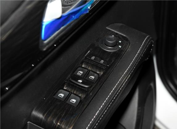 SWM斯威X7 2017款 1.5T 手动豪华型 5座 车厢座椅   门窗控制