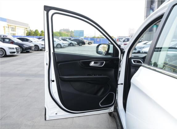 SWM斯威X7 2018款 改款 1.8L 手动舒适版 7座 车厢座椅   前门板