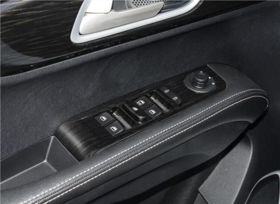 SWM斯威X7 2018款 改款 1.8L 手动舒适版 7座 车厢座椅   门窗控制