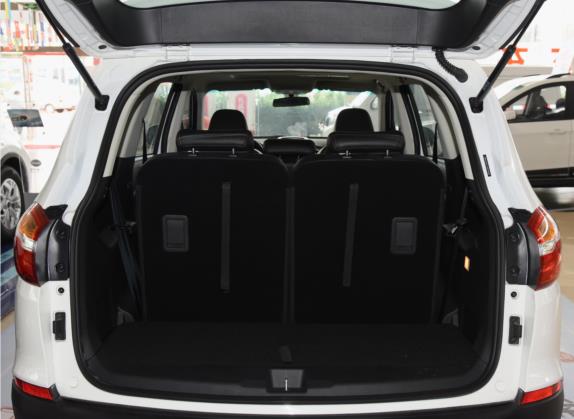 SWM斯威X7 2020款 2.0L 手动精英版 7座 车厢座椅   后备厢