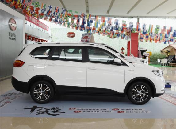 SWM斯威X7 2020款 2.0L 手动精英版 7座 外观   正侧