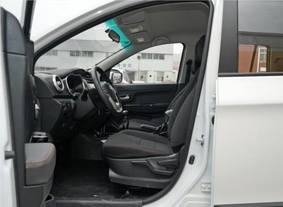 SWM斯威X3 2020款 1.5L 手动超值型 7座 车厢座椅   前排空间