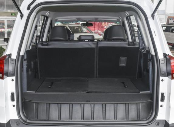 SWM斯威X3 2022款 1.5L 手动舒适型 车厢座椅   后备厢