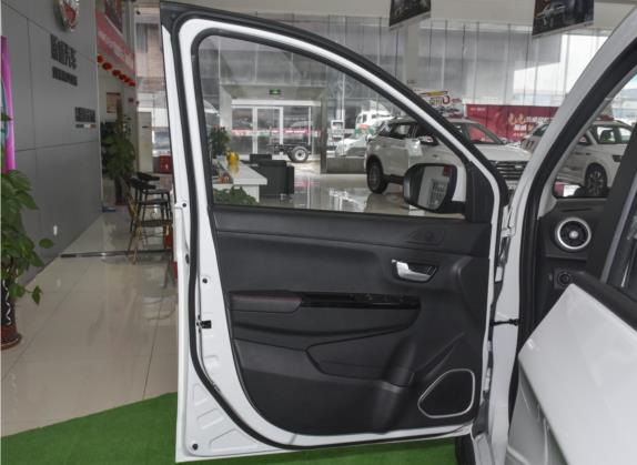 SWM斯威X3 2022款 1.5L 手动舒适型 车厢座椅   前门板