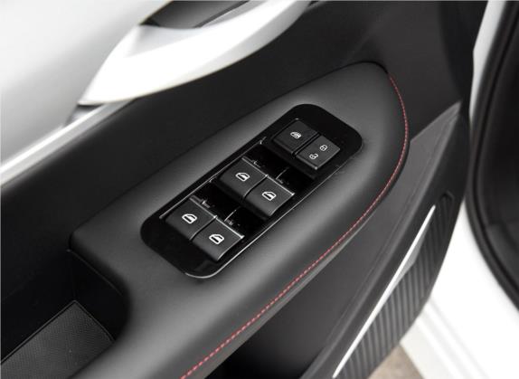SWM斯威G01 2018款 1.5T 自动型UP 车厢座椅   门窗控制