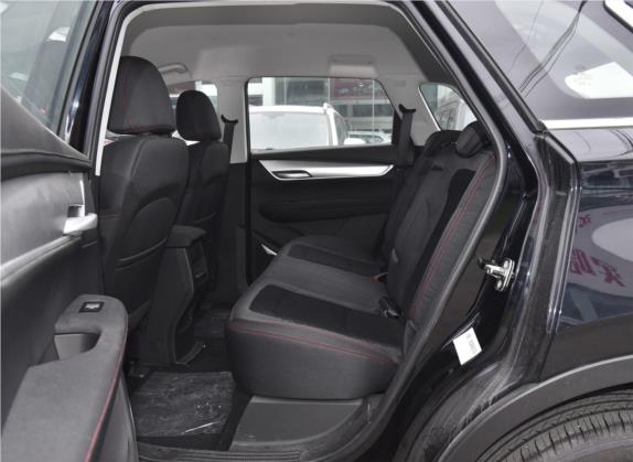 SWM斯威G01 2019款 1.5T 手动享UP 国V 车厢座椅   后排空间