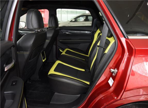 SWM斯威G01 2019款 F版 1.5T 自动金粉版 国V 车厢座椅   后排空间