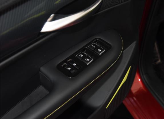 SWM斯威G01 2019款 F版 1.5T 自动金粉版 国V 车厢座椅   门窗控制